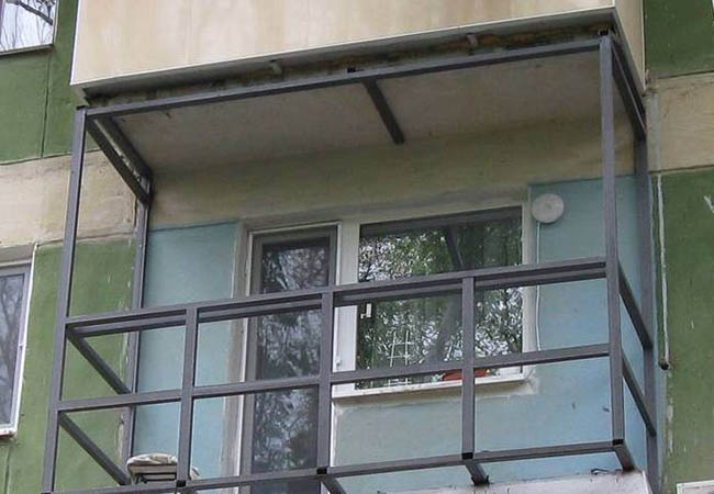 Альтернативное остекление балкона оргстеклом вместо стекла Электрогорск